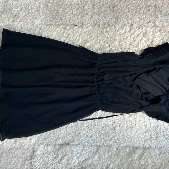 H&M Black Sleeveless V-Neck Mini Sundress - Picture 1 of 2